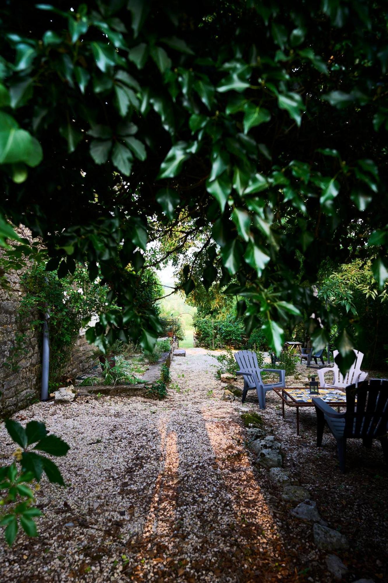 Hotel La Ferme De Roquedure Montfaucon  Exterior foto